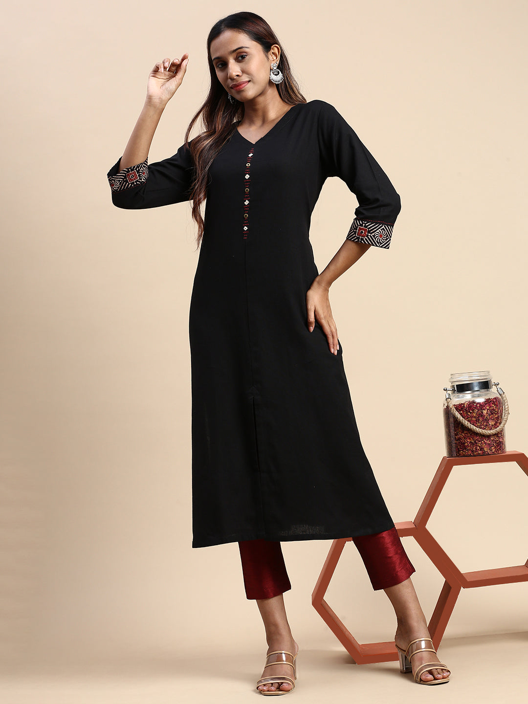 nice kurti design | Anarkali dress pattern, Black anarkali, Stylish dresses  for girls
